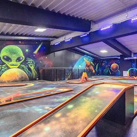 アパート 4 Person In *