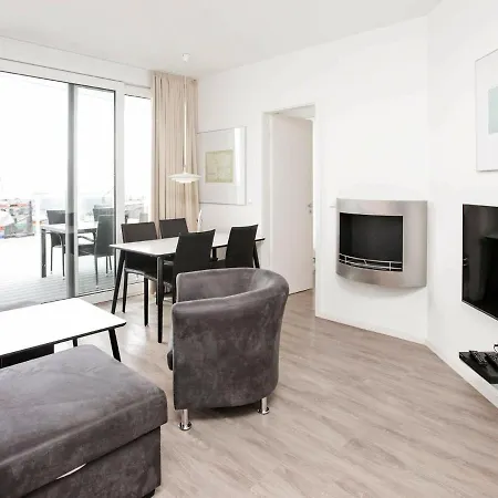 Two-bedroom In 23 Apartment *